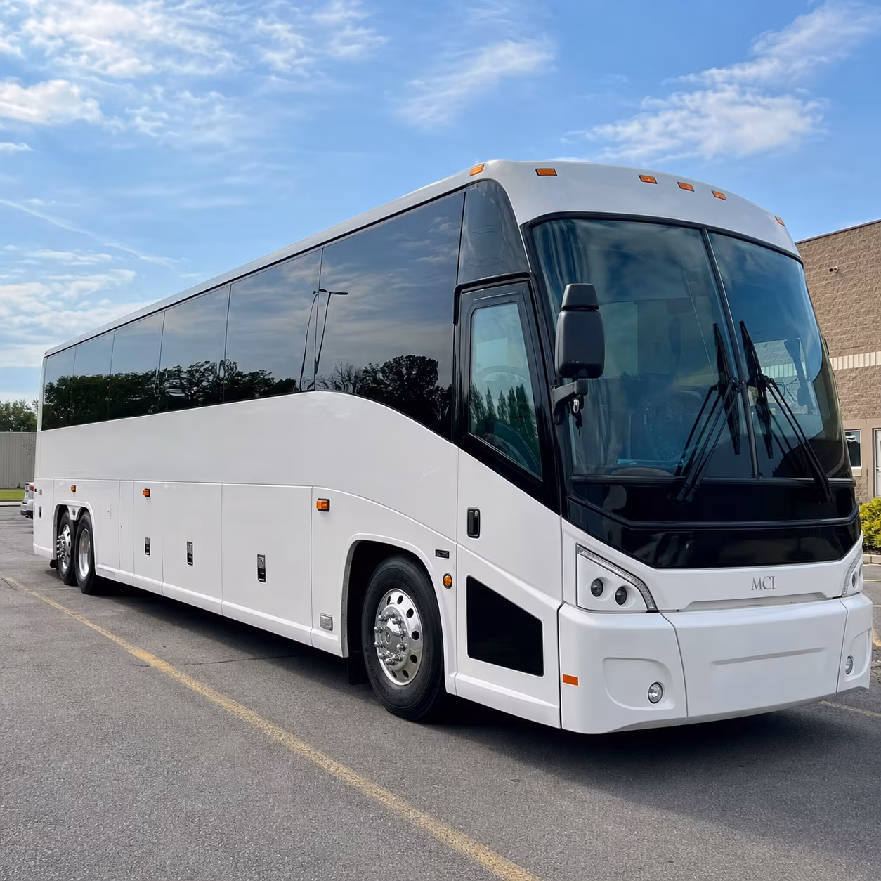 concert and festival buses to moxi theater and island grove